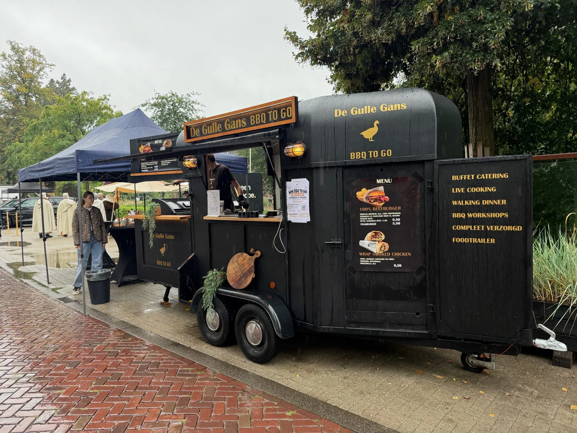 De BBQ To Go-foodtruck op een evenement
