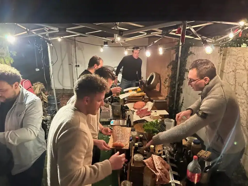 Deelnemers aan een BBQ-workshop